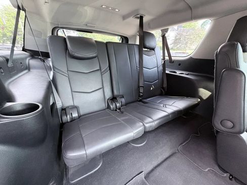 Used 2019 Cadillac Escalade ESV Premium Luxury AWD/4WD image 21