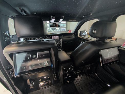 Used 2021 Rolls-Royce Cullinan AWD/4WD image 44