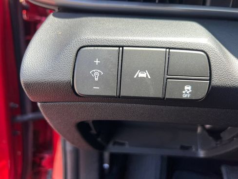 Used 2023 Hyundai Elantra Limited w/ Preferred Accessory Package FWD image 27