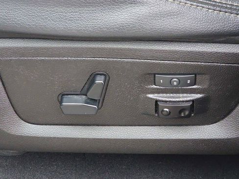 Used 2019 RAM 1500 Laramie w/ Convenience Group image 29