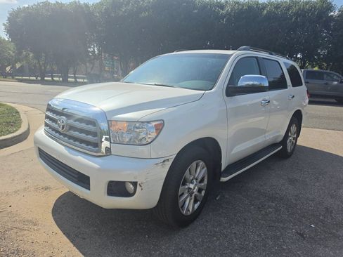 Used 2010 Toyota Sequoia Platinum AWD/4WD image 2