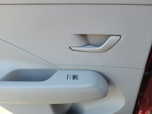 Used 2024 Hyundai Kona SEL FWD image 12