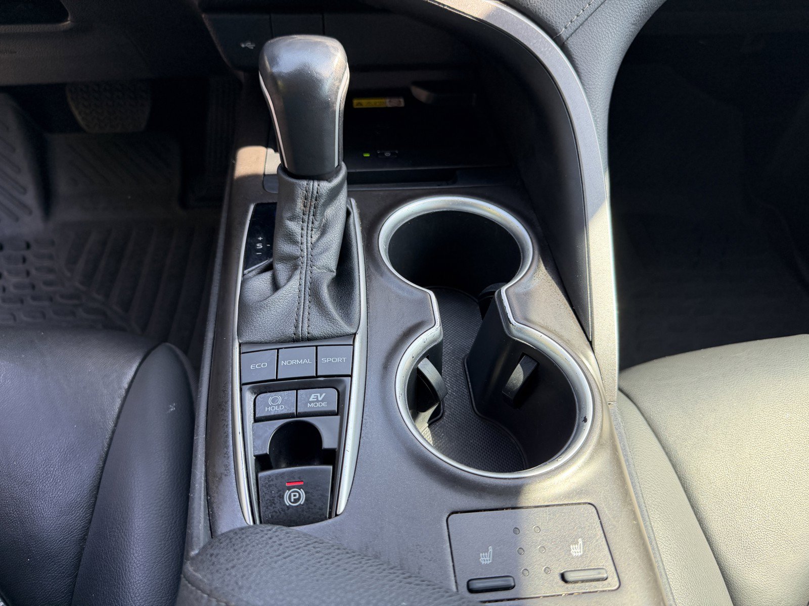 Used 2023 Toyota Camry XLE FWD image 29
