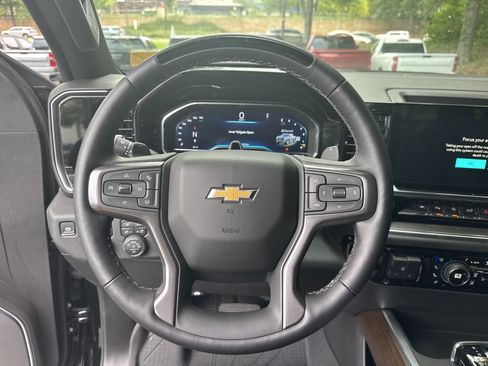Used 2025 Chevrolet Silverado 1500 High Country AWD/4WD image 22