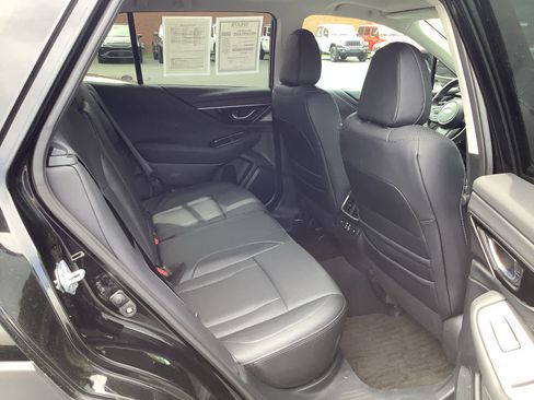 Used 2025 Subaru Outback Limited AWD/4WD image 9