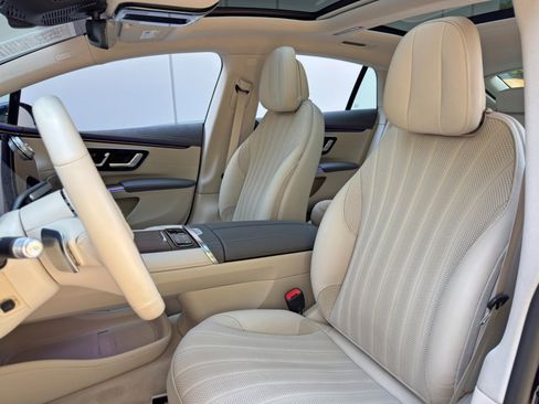 Used 2023 Mercedes-Benz EQS 580 4MATIC Sedan image 45