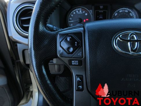 Certified 2016 Toyota Tacoma TRD Off-Road w/ Towing Package image 15