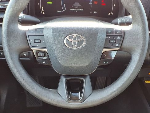 Used 2025 Toyota Camry LE image 20