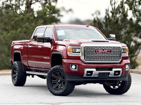 Used 2019 GMC Sierra 3500 Denali w/ Duramax Plus Package image 12