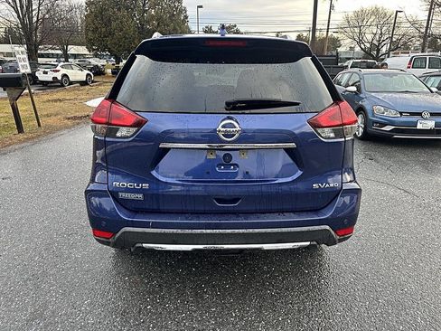 Used 2019 Nissan Rogue SV image 4