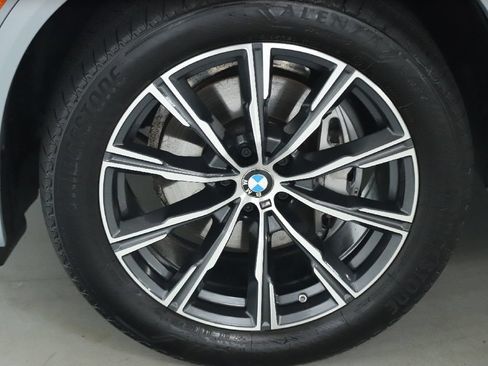 Used 2024 BMW X5 xDrive40i w/ Executive Package AWD/4WD image 39