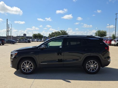 Used 2024 GMC Terrain SLT FWD image 7