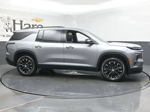 New 2026 Chevrolet Traverse LT w/ Sun and Wheel Package FWD image 1