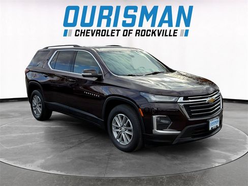 Used 2023 Chevrolet Traverse LT image 1