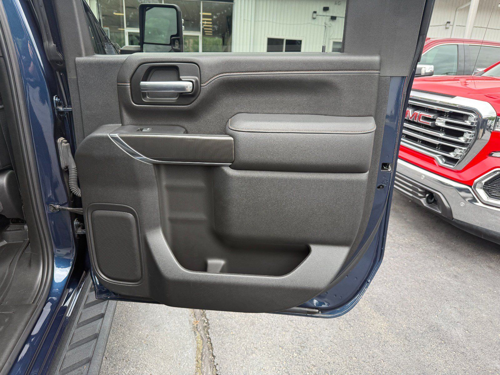 Certified 2022 GMC Sierra 2500 AT4 w/ Snow Plow Prep/Camper Package AWD/4WD image 23