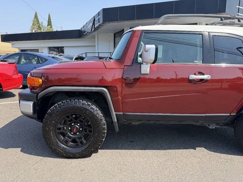 Used 2011 Toyota FJ Cruiser 4WD w/ Convenience Pkg image 13