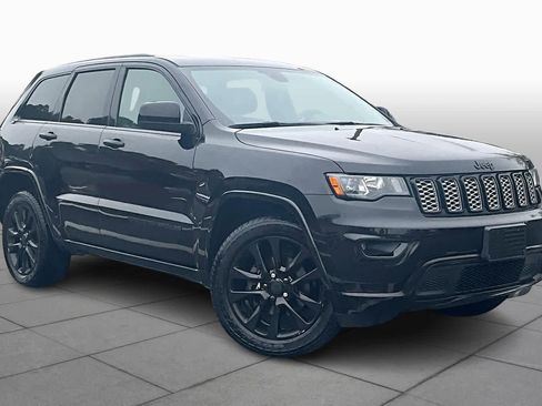 Used 2020 Jeep Grand Cherokee Altitude image 2
