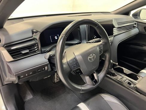 Used 2025 Toyota Camry SE FWD image 17