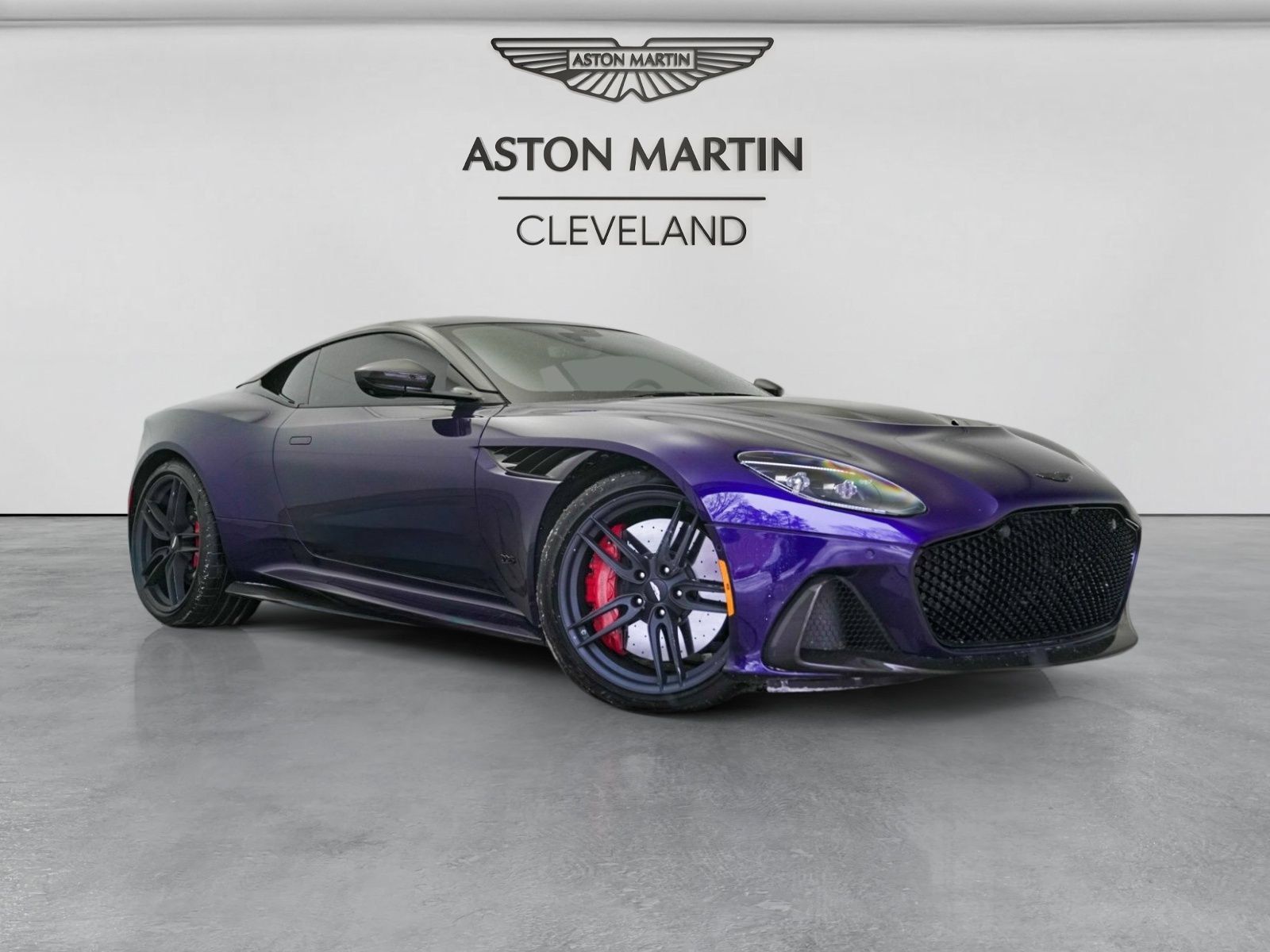 Used 2023 Aston Martin DBS Coupe RWD image 1