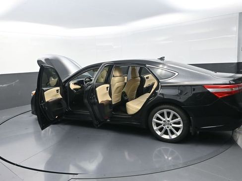 Used 2013 Toyota Avalon Limited image 42