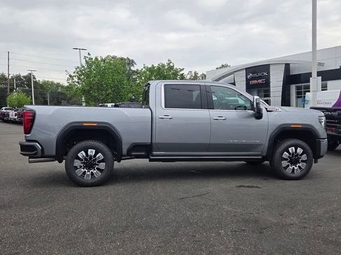 New 2026 GMC Sierra 3500 Denali image 3