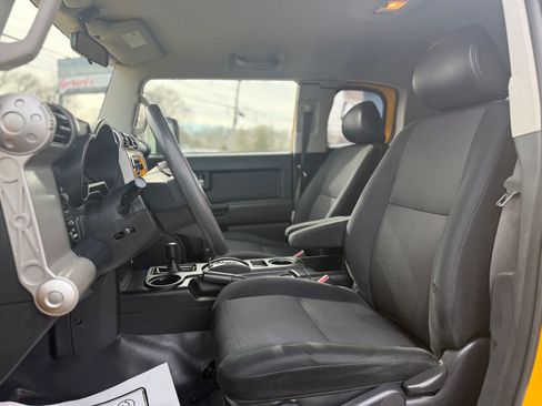 Used 2007 Toyota FJ Cruiser 4WD image 13