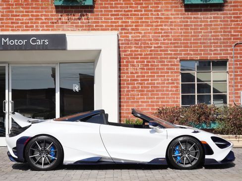 Used 2022 McLaren 765LT RWD image 3