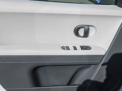 Used 2025 Hyundai Ioniq 5 SEL image 21