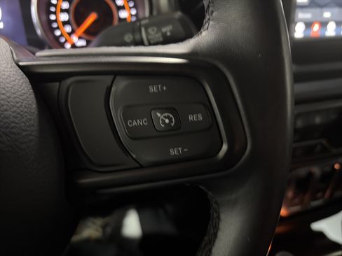 Used 2022 Jeep Wrangler Sport AWD/4WD image 16