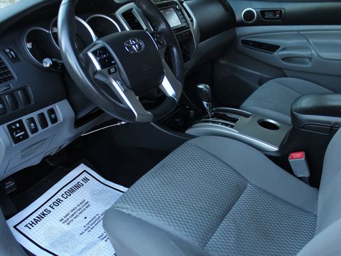 Used 2014 Toyota Tacoma 4x4 Double Cab image 11