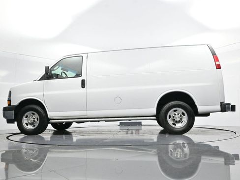 Used 2022 Chevrolet Express 2500 w/ Driver Convenience Package image 39