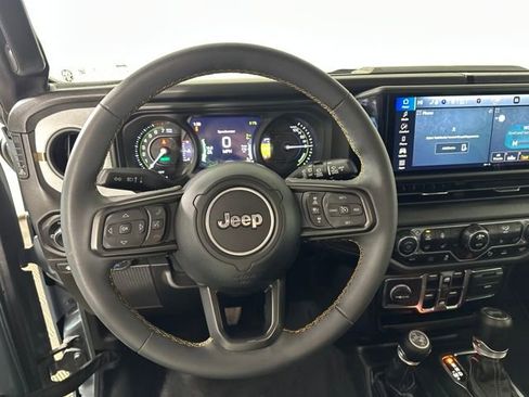 Used 2024 Jeep Wrangler Unlimited w/ Convenience Group image 14