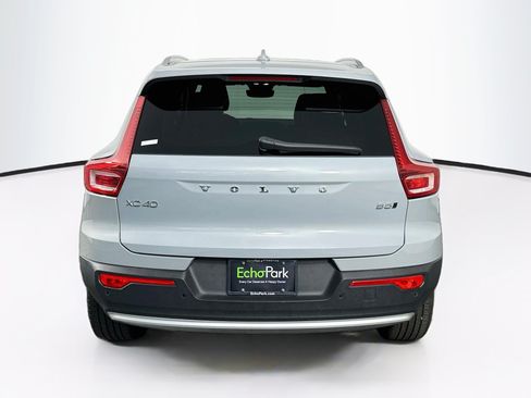 Used 2025 Volvo XC40 B5 Plus AWD/4WD image 7