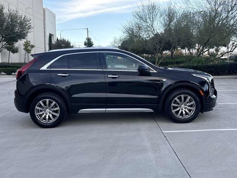 Used 2019 Cadillac XT4 Premium Luxury image 2