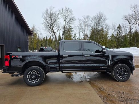 Used 2024 Ford F350 Platinum w/ FX4 Off-Road Package image 9