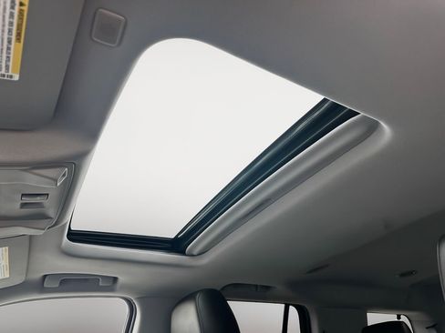 Used 2019 Cadillac Escalade Luxury image 19