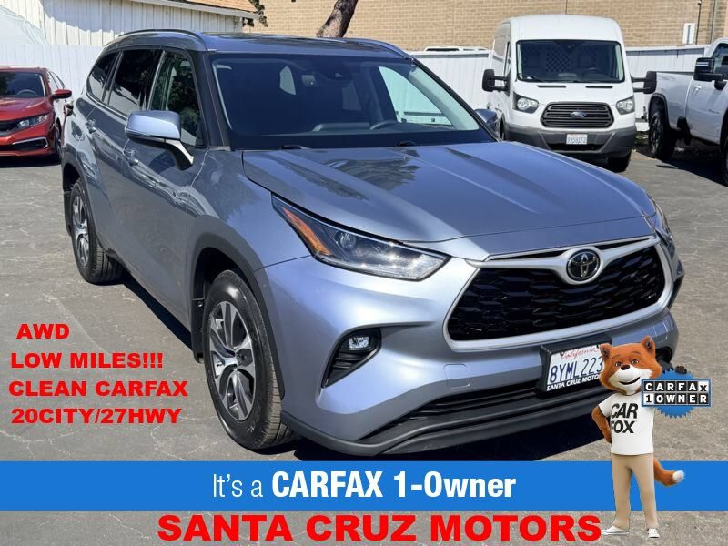 Used 2021 Toyota Highlander XLE AWD/4WD image 1