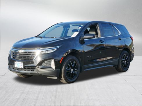 Used 2023 Chevrolet Equinox LT image 3