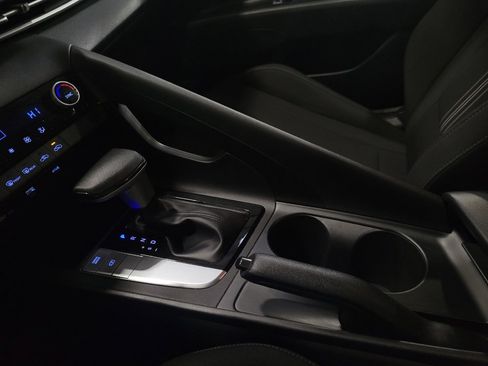 Used 2022 Hyundai Elantra SEL w/ Cargo Package image 26