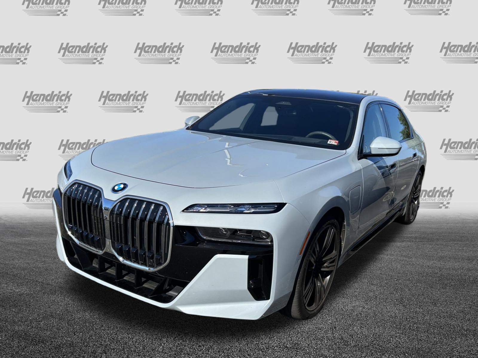 Certified 2024 BMW 750e xDrive w/ Executive Package AWD/4WD image 5