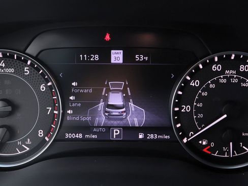 Used 2024 Nissan Armada Platinum w/ Captain's Chairs Package image 25