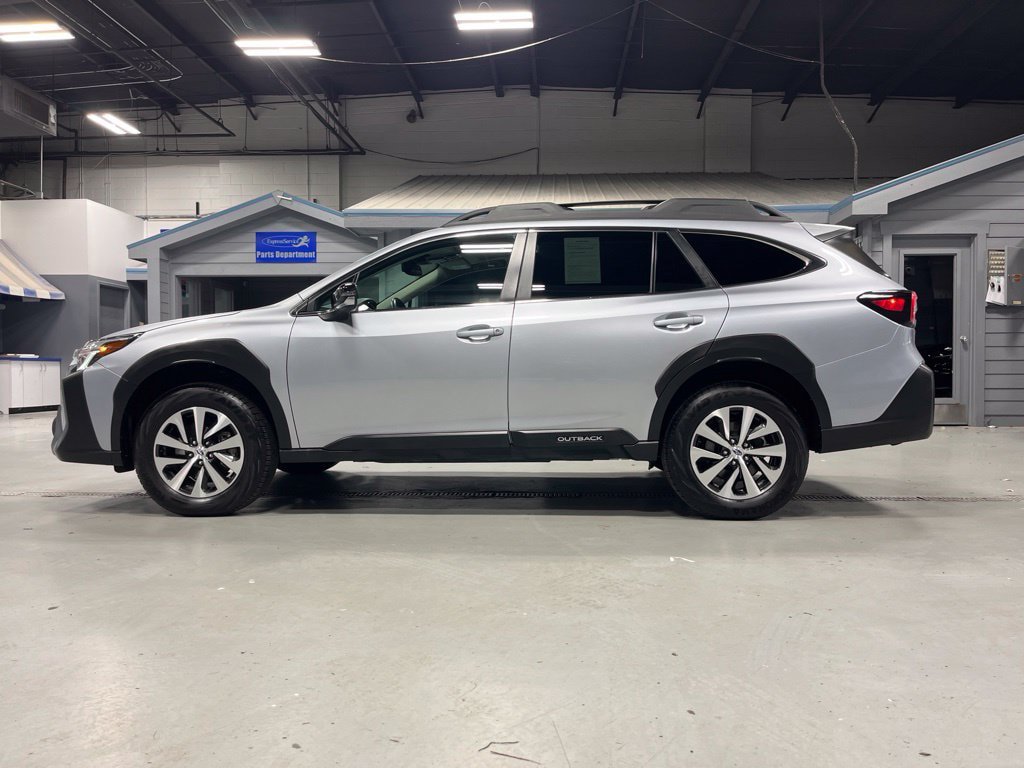 Certified 2025 Subaru Outback Premium w/ Popular Package #1A AWD/4WD image 6