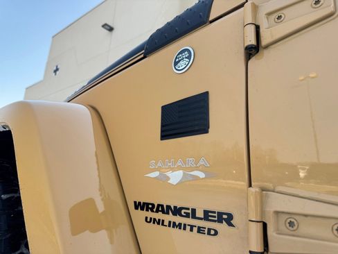 Used 2014 Jeep Wrangler Unlimited Sahara image 27