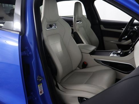 Used 2022 Jaguar F-PACE SVR image 35