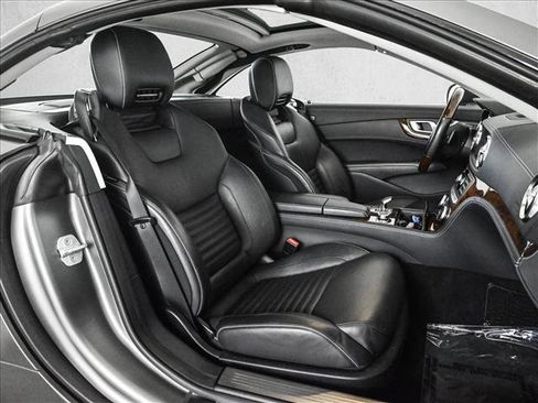 Used 2013 Mercedes-Benz SL 550 image 21