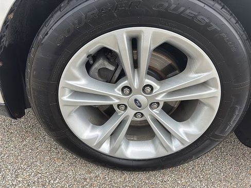 Certified 2019 Ford Taurus SEL AWD/4WD image 9