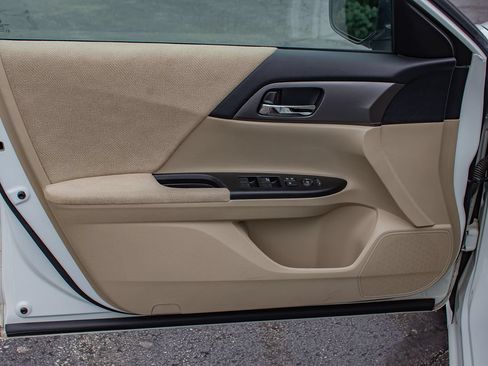 Used 2013 Honda Accord LX image 13
