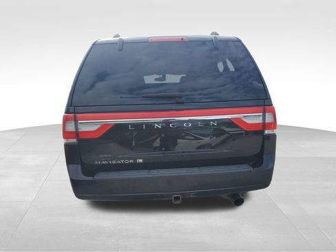 Used 2017 Lincoln Navigator L Select AWD/4WD image 5