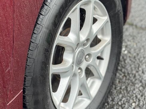 Used 2017 Chrysler Pacifica Touring image 19