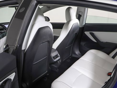 Used 2018 Tesla Model 3 Mid Range image 29